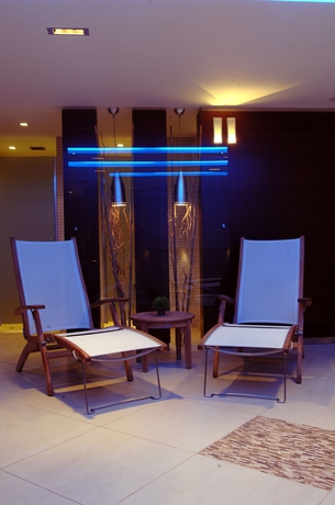 Imagen de la piscina del Hotel Elegance Hotels International. Foto 13