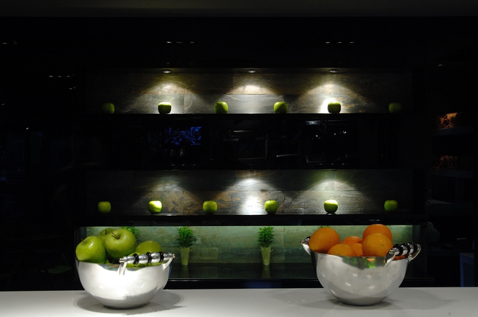 Imagen de la piscina del Hotel Elegance Hotels International. Foto 14