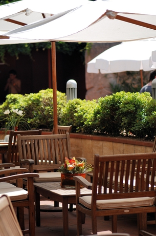 Imagen de los exteriores del Hotel Elegance Hotels International. Foto 7