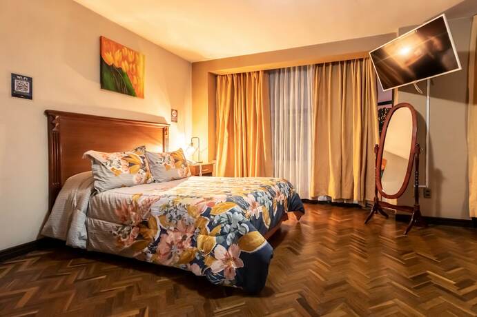 Imagen general del Hotel Elegance, La Paz. Foto 8