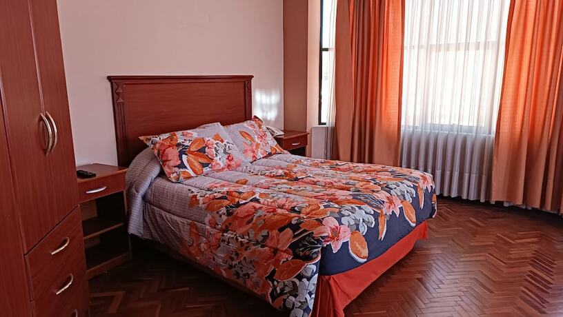 Imagen general del Hotel Elegance, La Paz. Foto 10