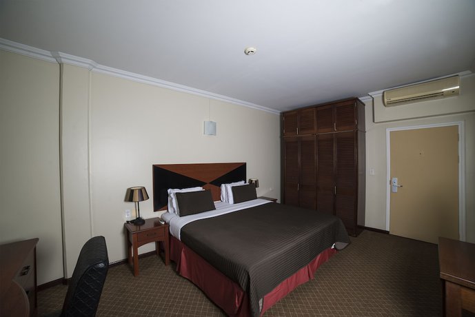 Imagen de la habitación del Hotel Elegance N.V.. Foto 2
