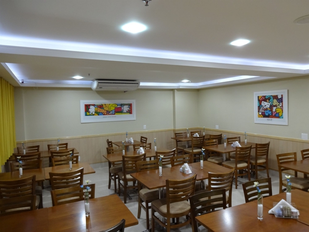 Imagen del bar/restaurante del Hotel Elegance Praia. Foto 3