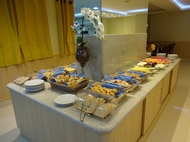 Imagen del bar/restaurante del Hotel Elegance Praia. Foto 5