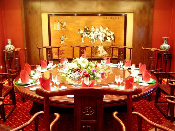 Imagen del bar/restaurante del Hotel Elegance Tianjin. Foto 3
