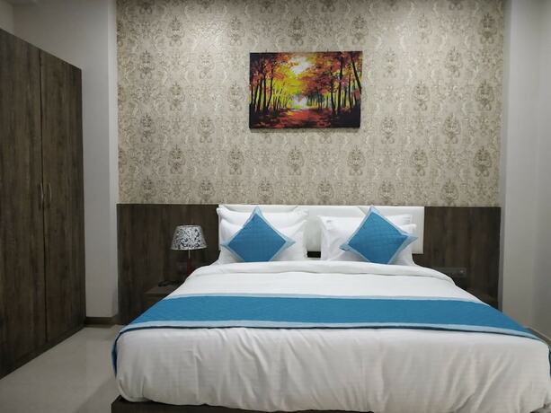 Imagen de la habitación del Hotel Elegance Villa. Foto 13