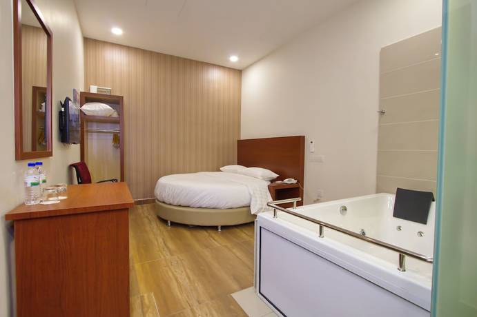 Imagen de la habitación del Hotel Elegant, Batu Pahat. Foto 2