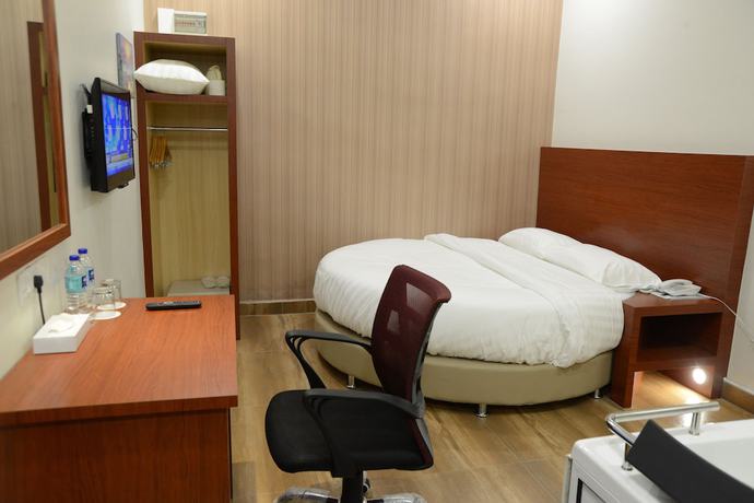 Imagen de la habitación del Hotel Elegant, Batu Pahat. Foto 14