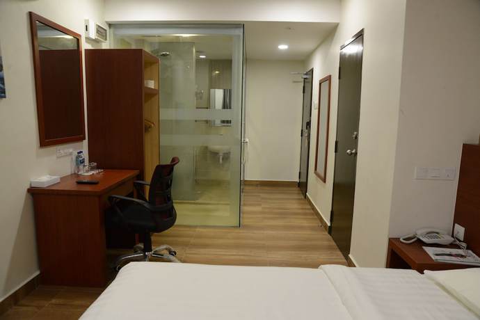 Imagen de la habitación del Hotel Elegant, Batu Pahat. Foto 15