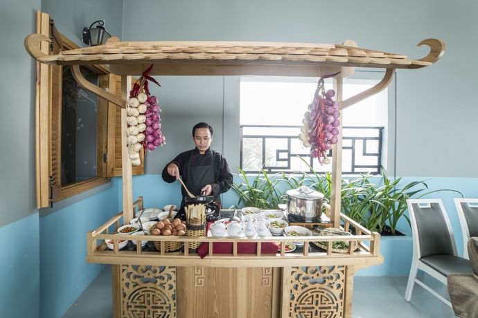 Imagen del bar/restaurante del Hotel Elegant. Foto 5