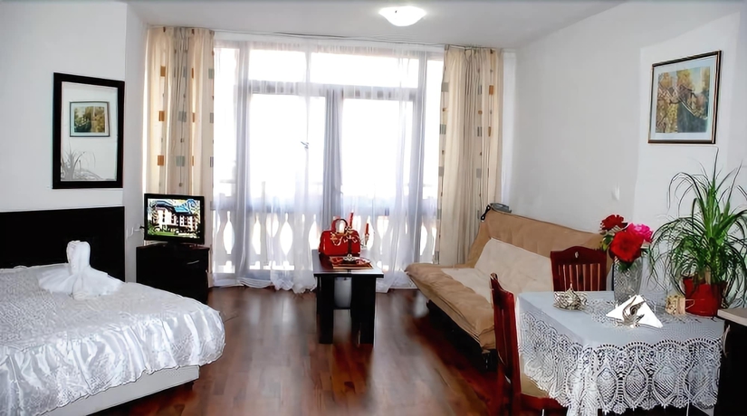 Imagen de la habitación del Hotel Elegant Lux. Foto 10