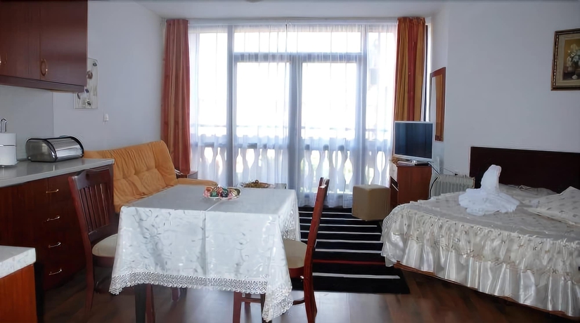 Imagen de la habitación del Hotel Elegant Lux. Foto 12