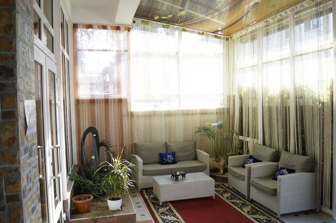 Imagen general del Hotel Elegant, Mayskiy. Foto 5