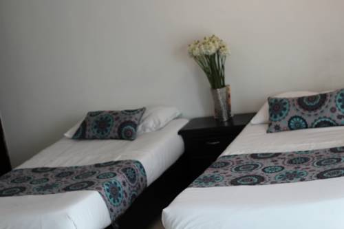 Imagen de la habitación del Hotel Elegant Suite. Foto 6