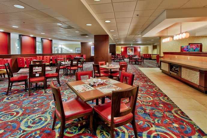 Imagen del bar/restaurante del Hotel Elegante Conference and Event Center Colorado Springs. Foto 4