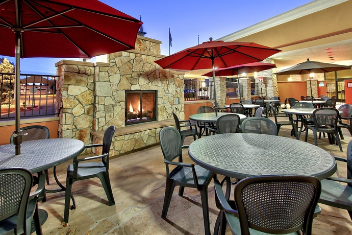 Imagen del bar/restaurante del Hotel Elegante Conference and Event Center Colorado Springs. Foto 5
