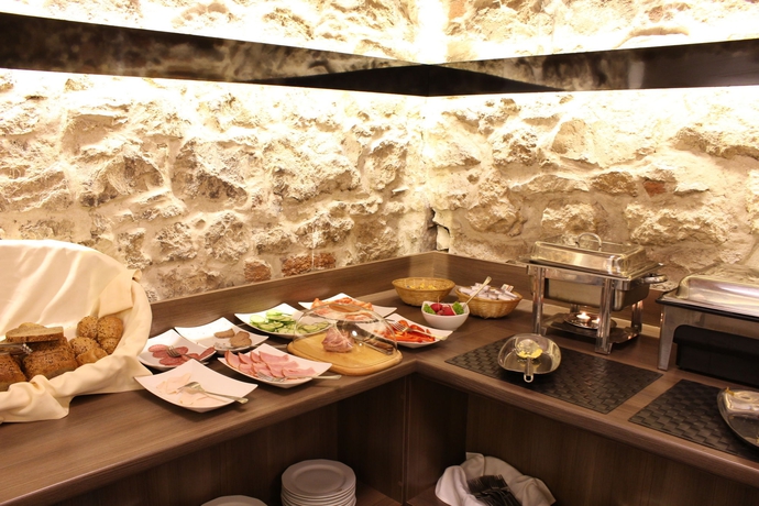 Imagen del bar/restaurante del Hotel Elektor. Foto 6