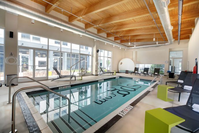 Imagen de la piscina del Hotel Element Arundel Mills BWI Airport. Foto 20