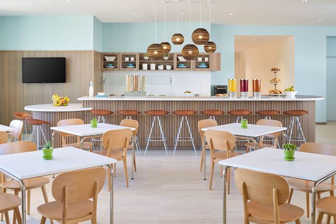 Imagen del bar/restaurante del Hotel Element Bend. Foto 3