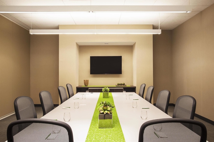 Imagen de los interiores del Hotel Element Boston Seaport District, A Marriott. Foto 13