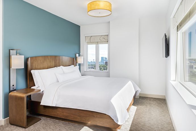 Imagen de la habitación del Hotel Element By Westin Calgary Airport. Foto 5