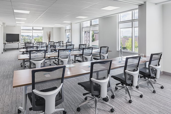 Imagen de los interiores del Hotel Element By Westin Calgary Airport. Foto 15
