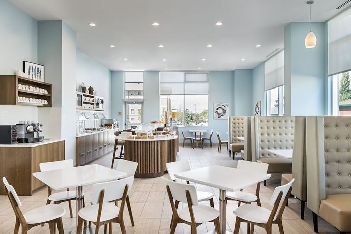 Imagen del bar/restaurante del Hotel Element By Westin Calgary Airport. Foto 4