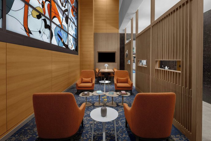 Imagen de los interiores del Hotel Element Calgary Downtown. Foto 12
