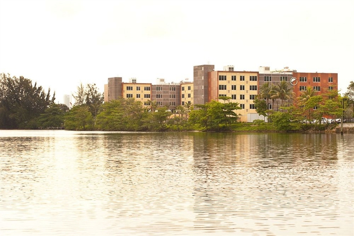 Imagen de los exteriores del Hotel Element Miami International Airport. Foto 8