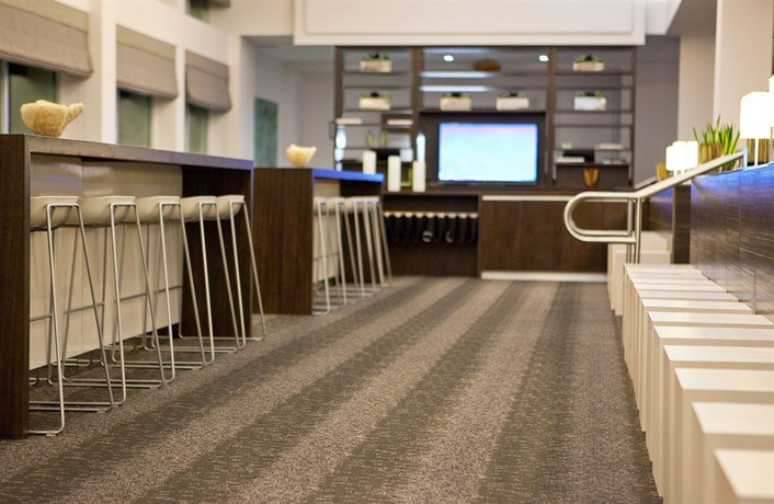 Imagen del bar/restaurante del Hotel Element Miami International Airport. Foto 2