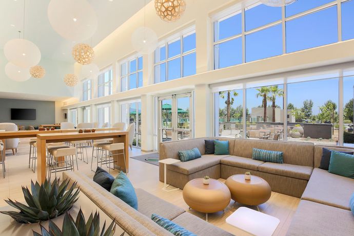 Imagen de los interiores del Hotel Element Ontario Rancho Cucamonga. Foto 18