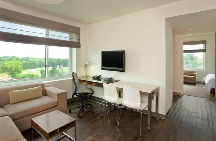 Imagen de la habitación del Hotel Element Toronto Airport. Foto 8