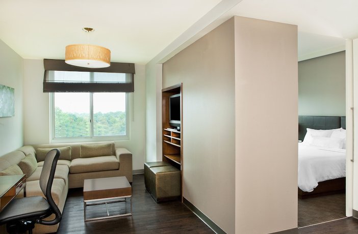 Imagen de la habitación del Hotel Element Toronto Airport. Foto 11