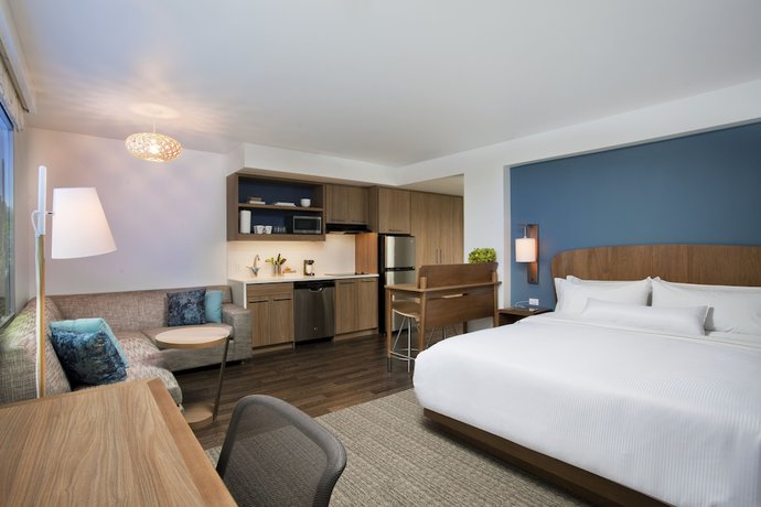 Imagen de la habitación del Hotel Element Toronto Airport. Foto 16