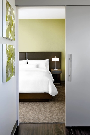 Imagen de la habitación del Hotel Element Vancouver Metrotown. Foto 13