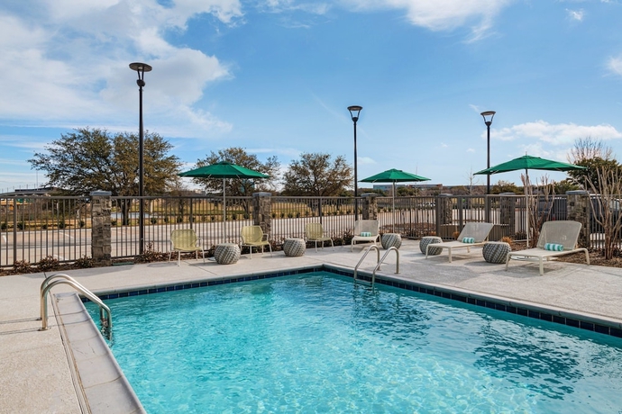 Imagen de la piscina del Hotel Element by Marriott Dallas Las Colinas. Foto 16