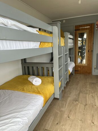 Imagen de la habitación del Hotel Elemental Surf Lodge. Foto 11