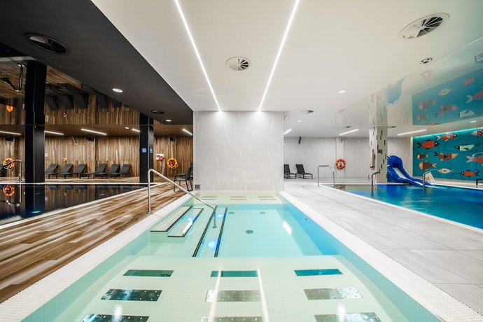 Imagen de la piscina del Hotel Elements and SPA. Foto 16