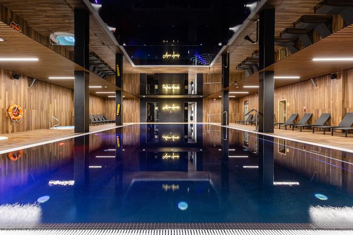 Imagen de la piscina del Hotel Elements and SPA. Foto 19