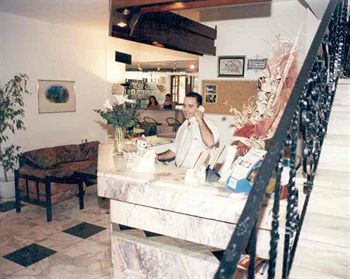 Imagen de los interiores del Hotel Elena Apartments 'the Family'. Foto 6