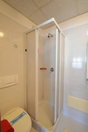 Imagen de la habitación del Hotel Elena, Binda. Foto 4
