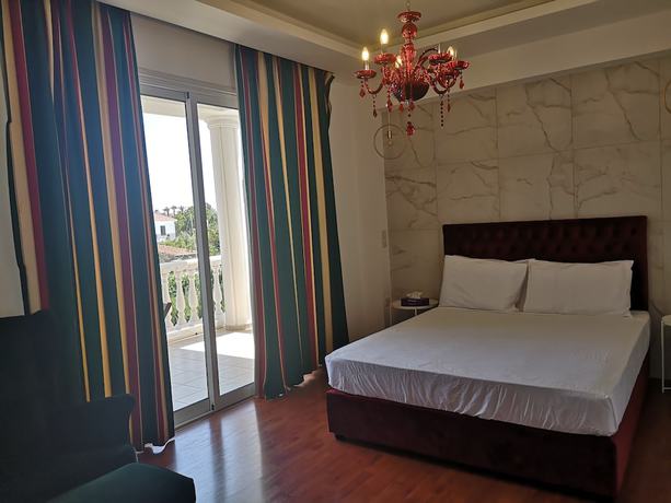 Imagen de la habitación del Hotel Elena Boutique Residence. Foto 1