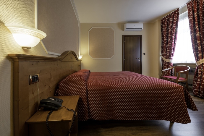 Imagen de la habitación del Hotel Elena, Cillian. Foto 2