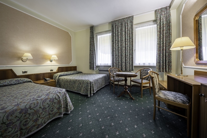 Imagen de la habitación del Hotel Elena, Cillian. Foto 8