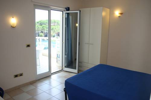 Imagen de la habitación del Hotel Elena Club Resort. Foto 7