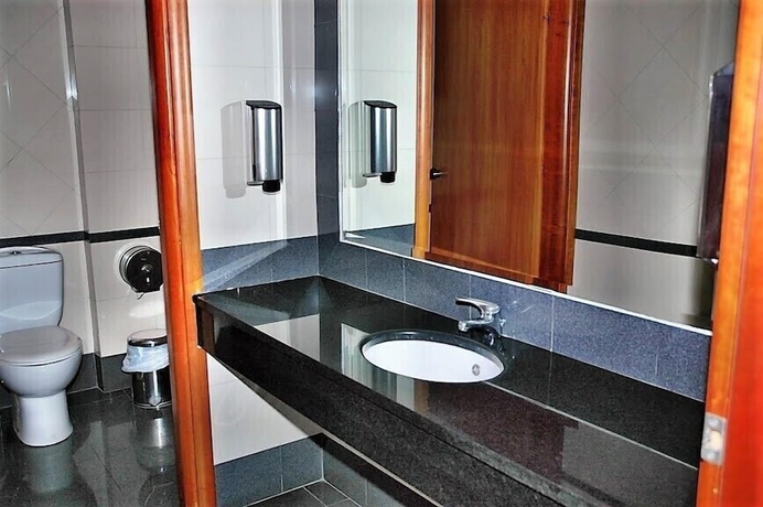 Imagen de la habitación del Hotel Elena, Lam&iacute;a. Foto 15