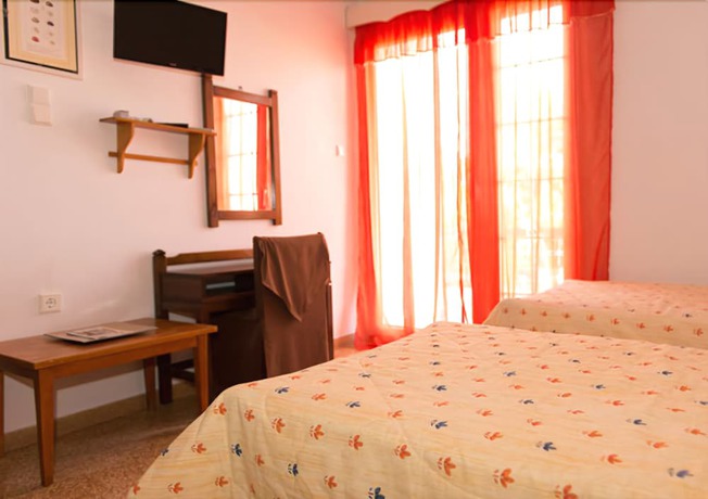 Imagen de la habitación del Hotel Elena, Leros. Foto 9