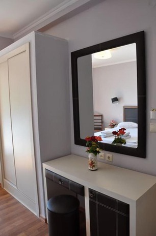 Imagen de la habitación del Hotel Elena, Lokroi. Foto 4