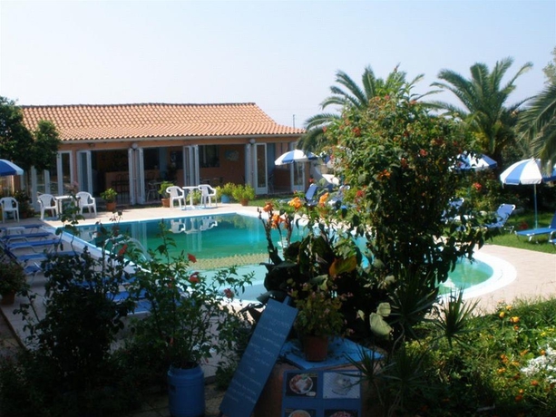 Imagen general del Hotel Elena Pool Apartments. Foto 4