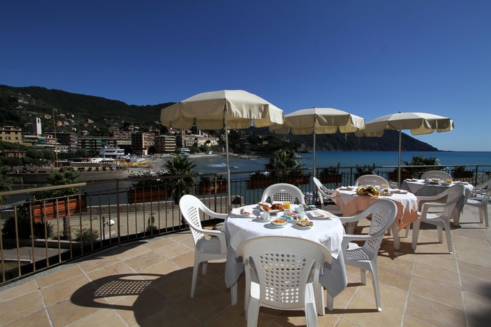 Imagen de los exteriores del Hotel Elena, Recco. Foto 14